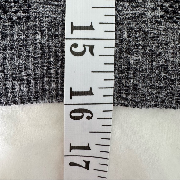 Gymshark Vital Seamless Long Sleeve Crop Ombre Gray Top Small🔥 Gymshark Fave 🔥 - Picture 7 of 7